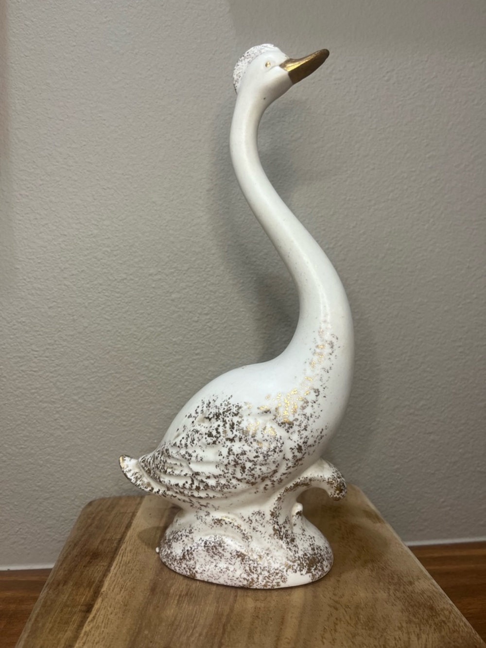 Vintage Wales Gold & Cream Swan Figurine 11 1/4” Tall Made in Japan - Picture 4 of 7